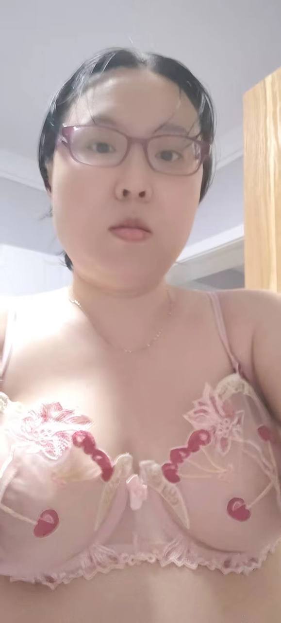 吃瓜# 一名网友花5块钱 买的美女性感照片  第11张